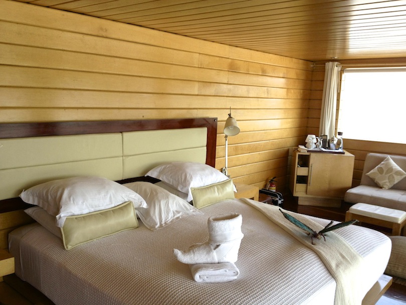 4 Days / 3 Nights On The Delfin I Luxury Amazon River Cruise 20 Delfin bedroom1