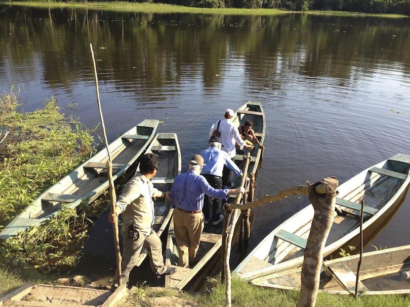 4 Days / 3 Nights On The Delfin I Luxury Amazon River Cruise 13 Delfin canoe