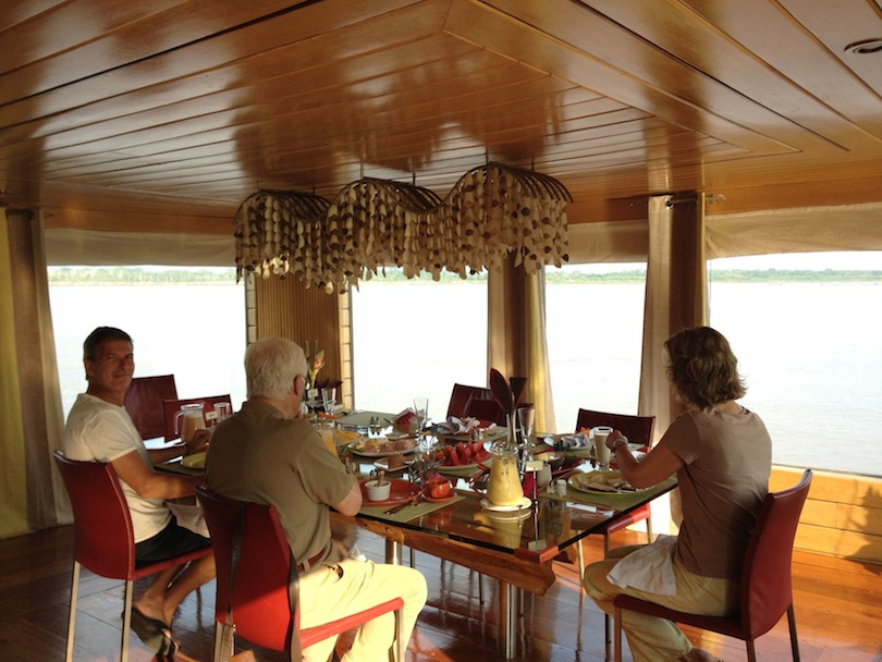 4 Days / 3 Nights On The Delfin I Luxury Amazon River Cruise 21 Delfin diningtable2