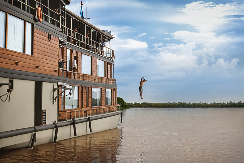 Delfin II jump ship blogfeatured