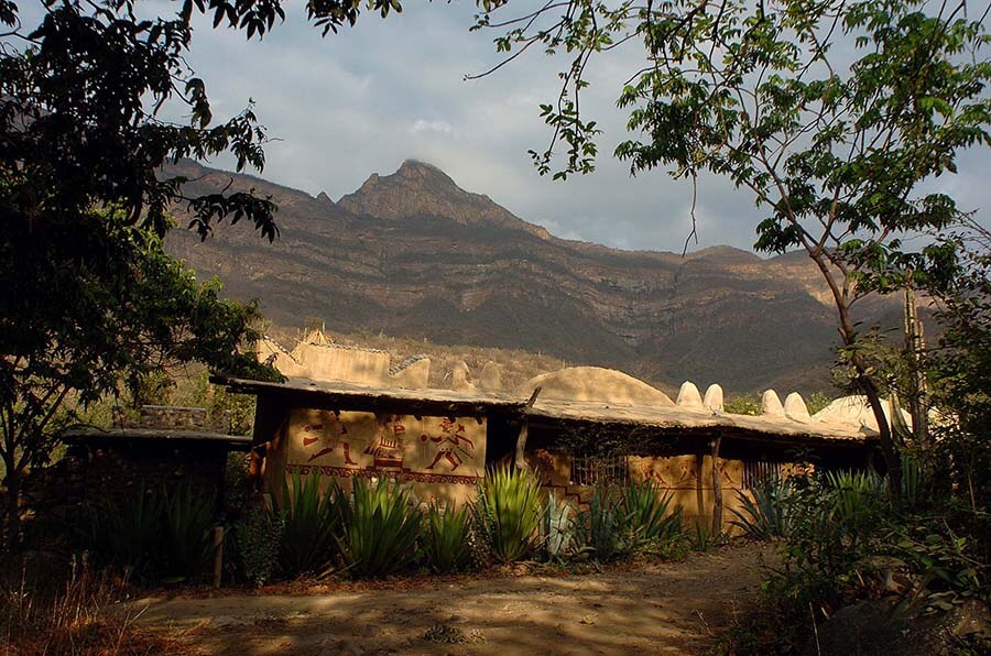 ruta moche chaparri lodge exterior