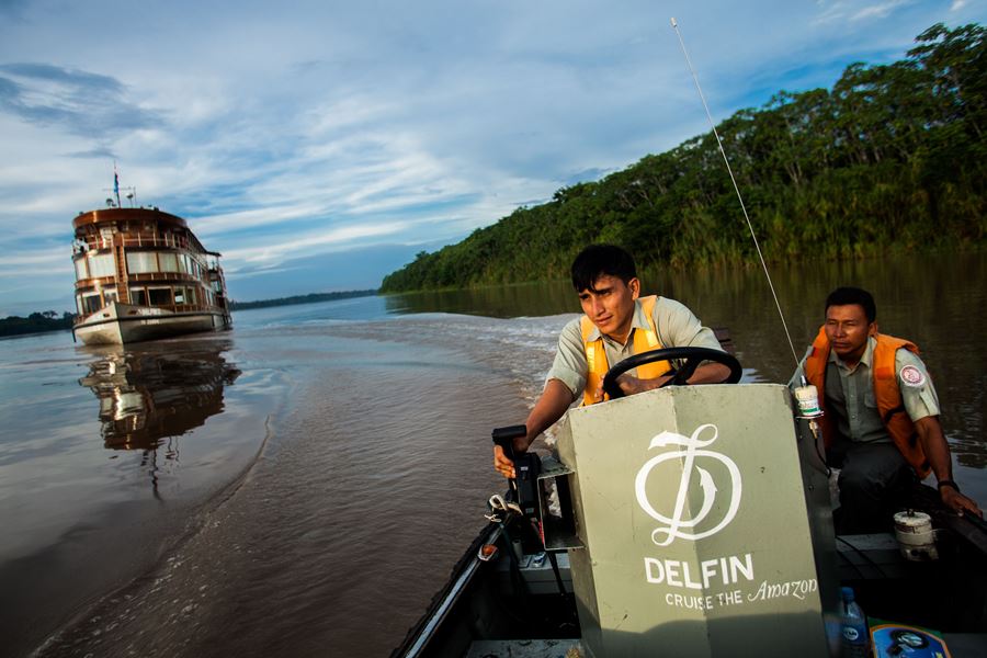 delfin skiff