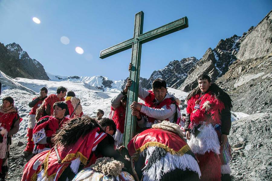 qoyllur riti cross