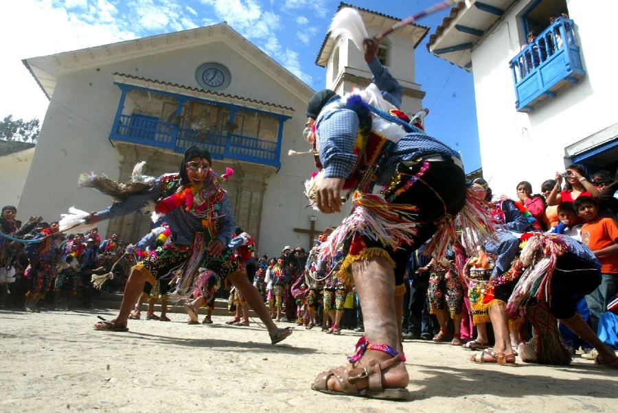 virgen paucartambo locals