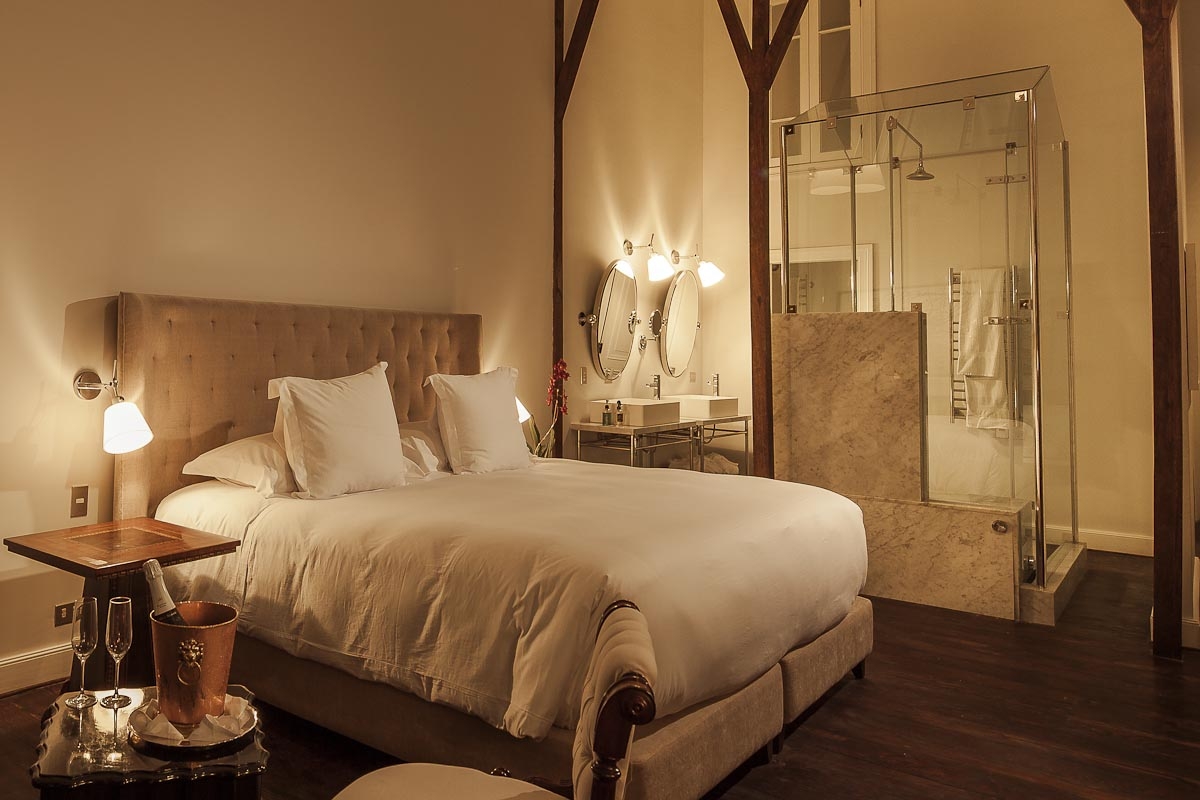 hotel b