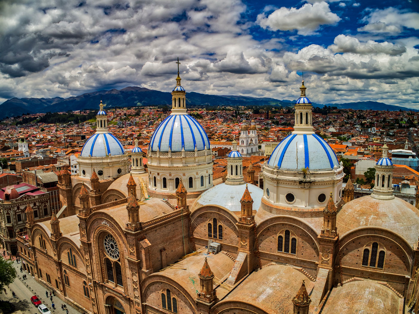 cuenca ecuador cathedral