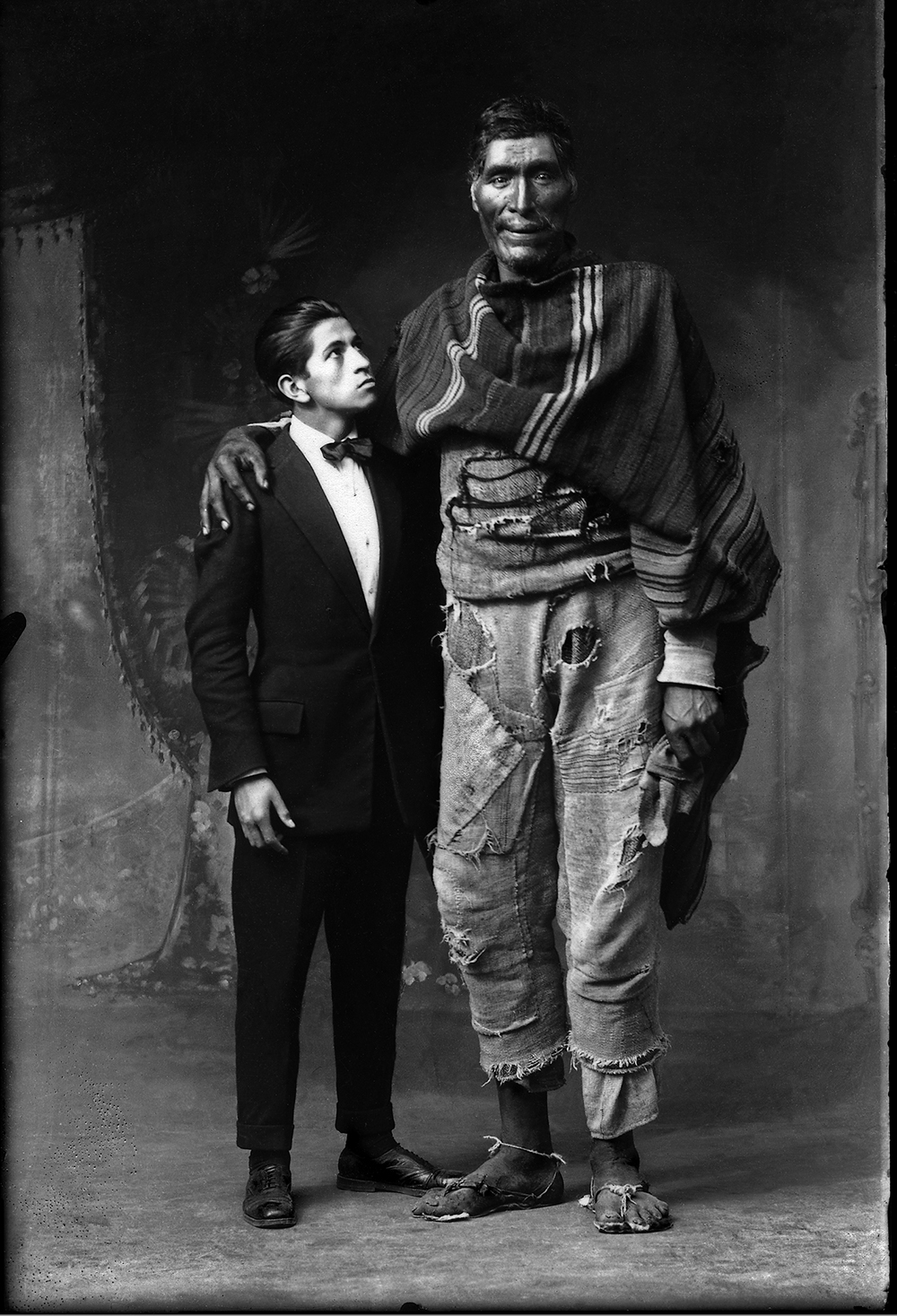 Victor Mendivil and the Giant of Llusco 1